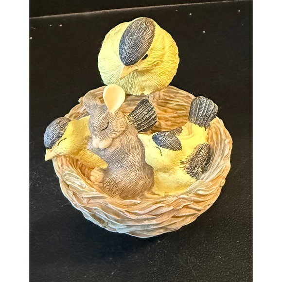 Silvestri Other - Charming Tails Silvestri Slumber Party Mouse Bird Goldfinch Nest Figurine 89/560